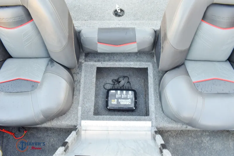 Slide: The Image of Tracker PT175 TE 2022 - 24