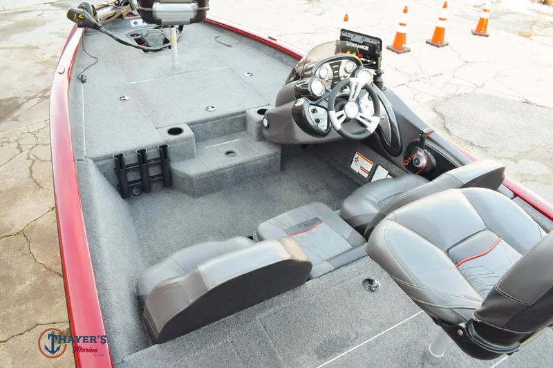 Slide: The Image of Tracker PT175 TE 2022 - 9