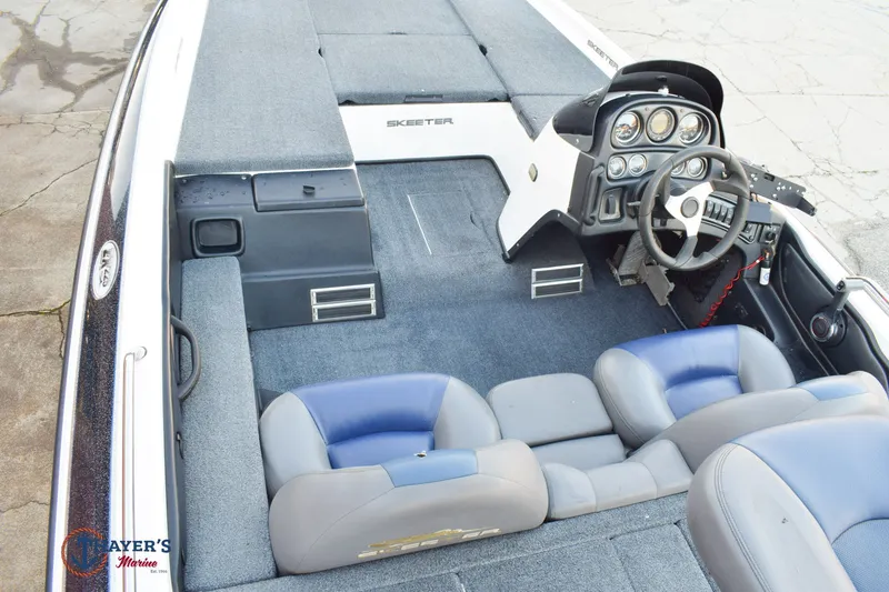 Slide: The Image of Skeeter ZX225 2005 - 10