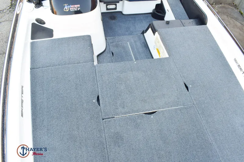 Slide: The Image of Skeeter ZX225 2005 - 16