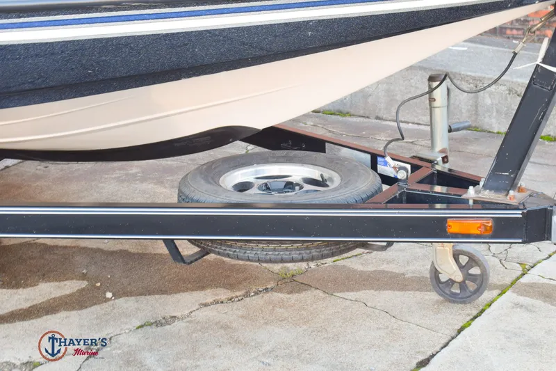 Slide: The Image of Skeeter ZX225 2005 - 2