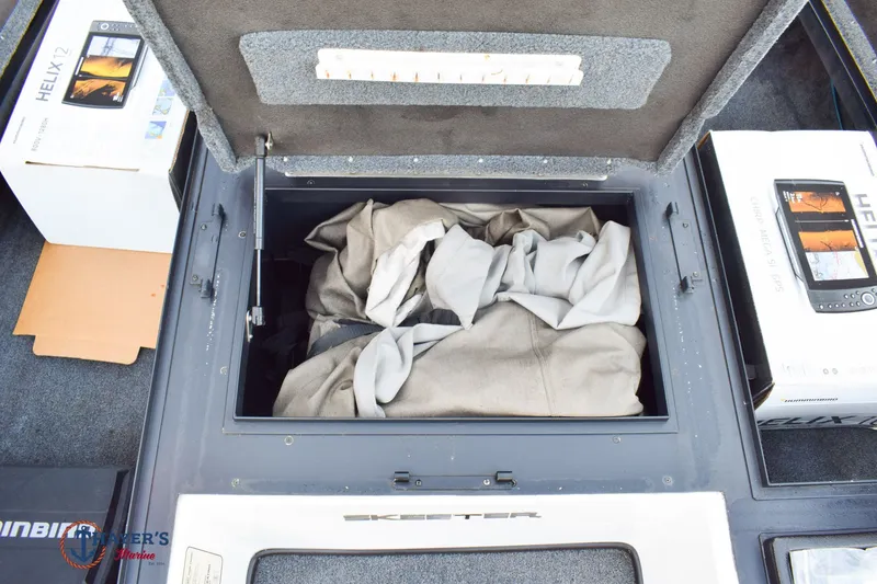 Slide: The Image of Skeeter ZX225 2005 - 28