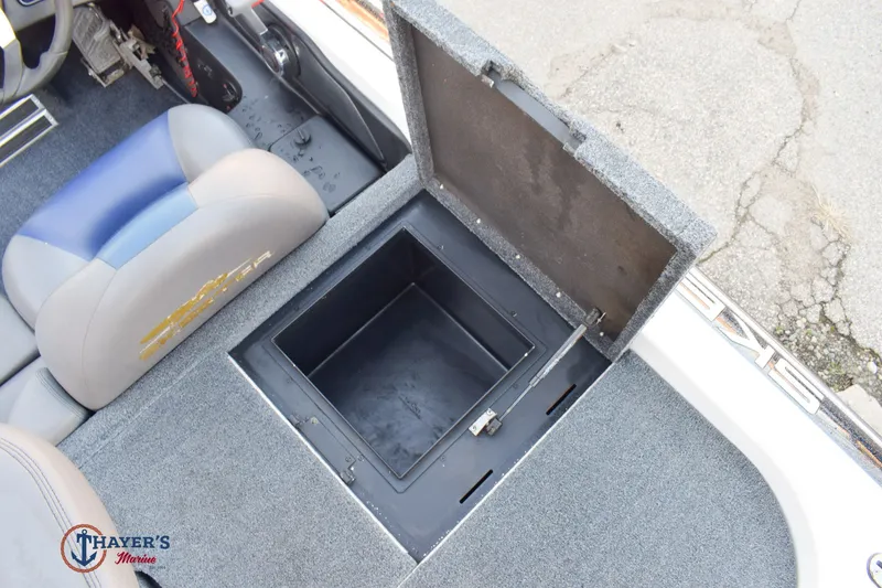 Slide: The Image of Skeeter ZX225 2005 - 32