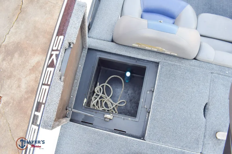 Slide: The Image of Skeeter ZX225 2005 - 34