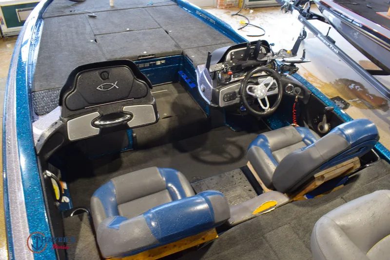 Slide: The Image of Skeeter FX21 2011 - 10