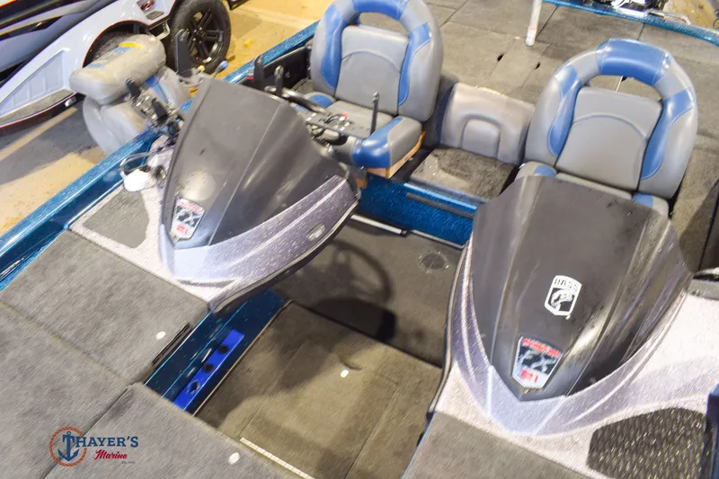 Slide: The Image of Skeeter FX21 2011 - 15