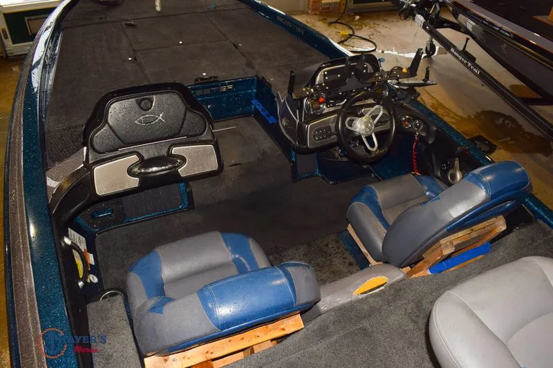 Slide: The Image of Skeeter FX21 2011 - 7