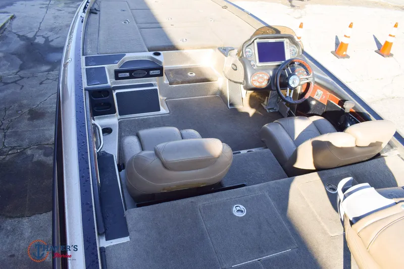 Slide: The Image of Triton 21 Xs 2011 - 10