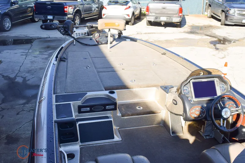 Slide: The Image of Triton 21 Xs 2011 - 12