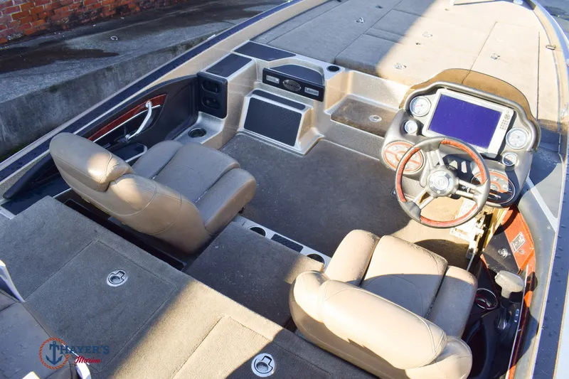 Slide: The Image of Triton 21 Xs 2011 - 13