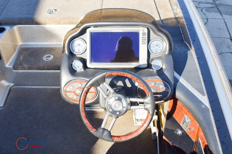 Slide: The Image of Triton 21 Xs 2011 - 15