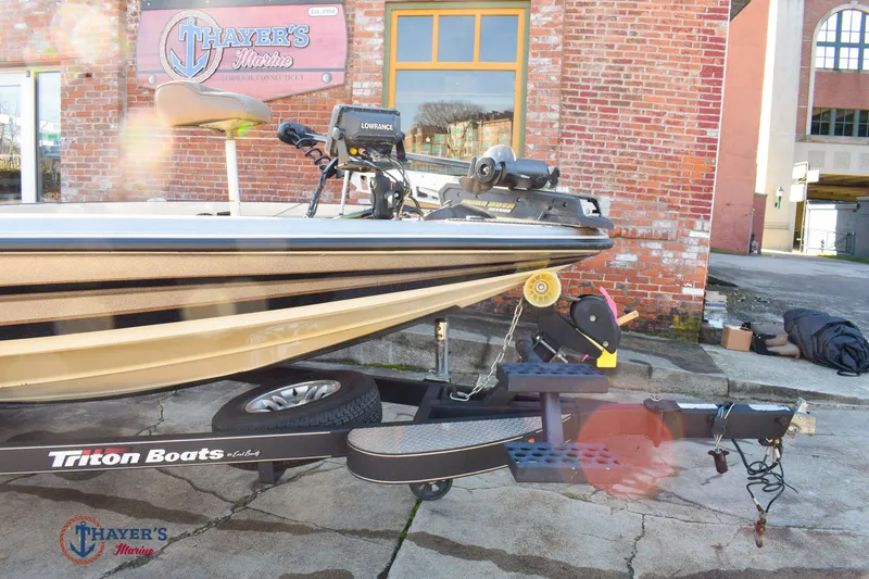 Slide: The Image of Triton 21 Xs 2011 - 3