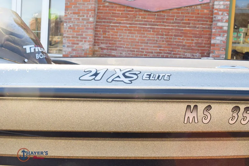 Slide: The Image of Triton 21 Xs 2011 - 5