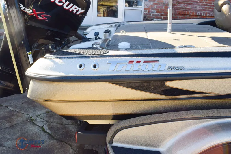 Slide: The Image of Triton 21 Xs 2011 - 6