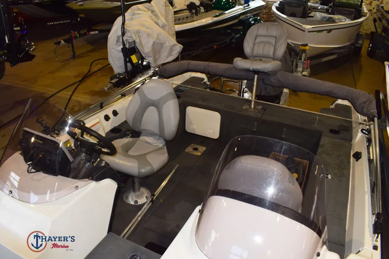 Slide: The Image of Stratos 1760 DV 2009 - 17