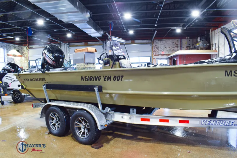 Slide: The Image of Tracker 2072 2018 - 24