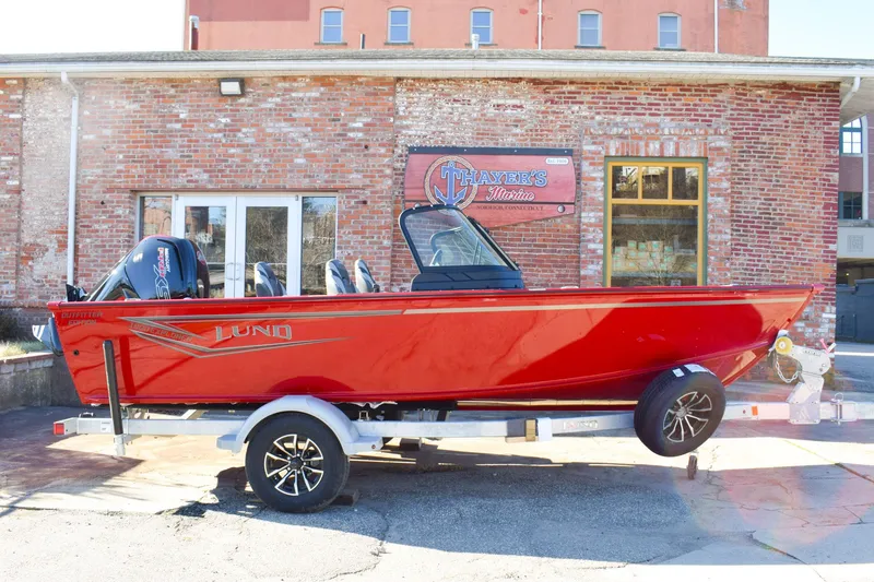 The Image of Lund 1800 Explorer 2026 - 0