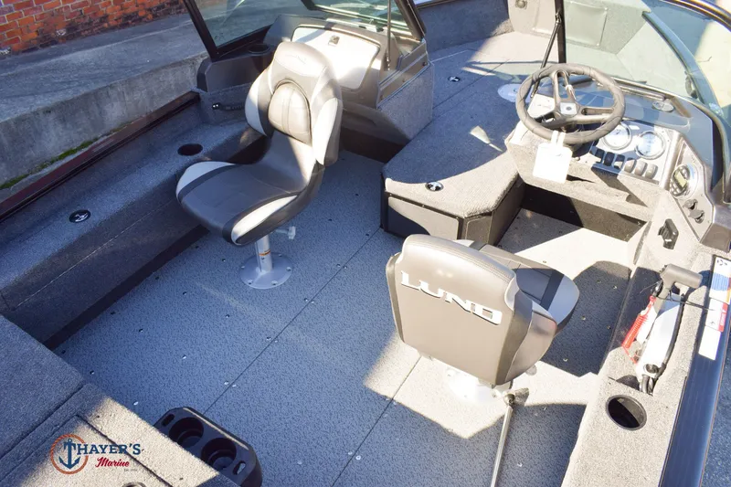 Slide: The Image of Lund 1675 Adventure Sport 2026 - 11