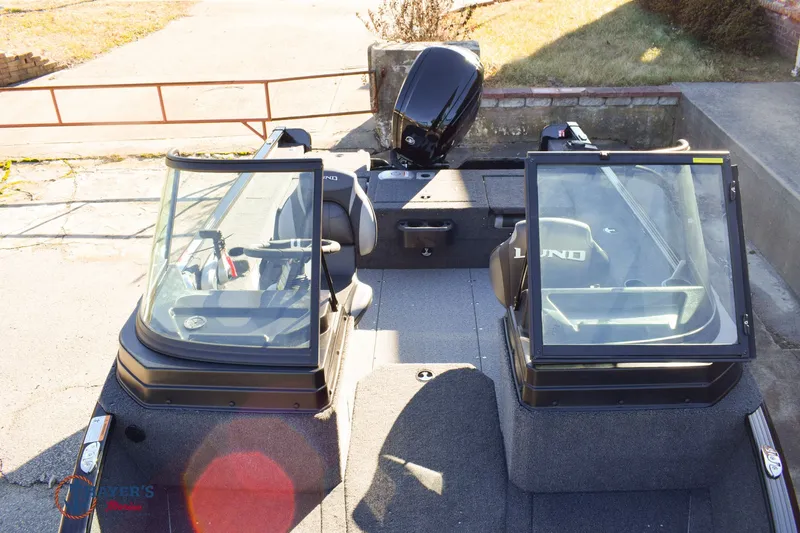 Slide: The Image of Lund 1675 Adventure Sport 2026 - 16