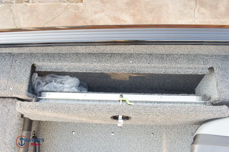 Slide: The Image of Lund 1675 Adventure Sport 2026 - 21