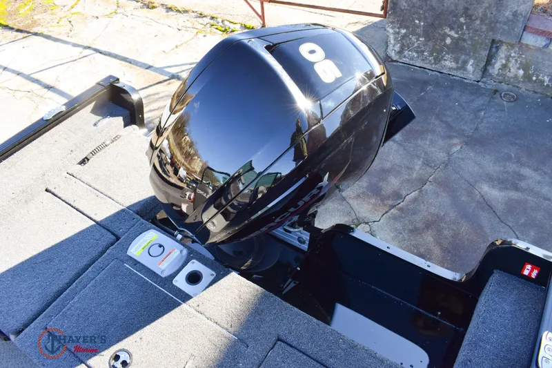 Slide: The Image of Lund 1675 Adventure Sport 2026 - 7