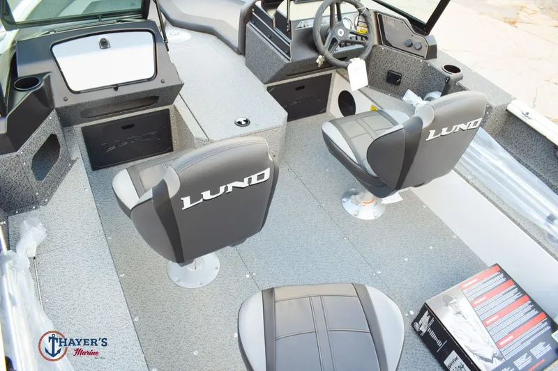 Slide: The Image of Lund 1700 Explorer Sport 2026 - 10