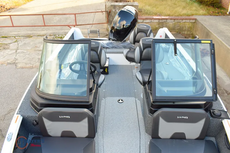 Slide: The Image of Lund 1700 Explorer Sport 2026 - 16