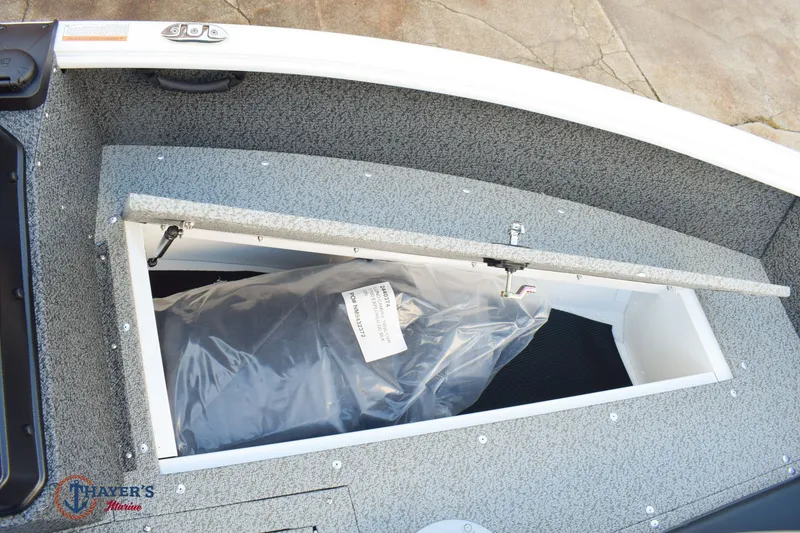 Slide: The Image of Lund 1700 Explorer Sport 2026 - 17