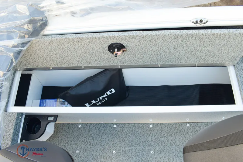 Slide: The Image of Lund 1700 Explorer Sport 2026 - 23