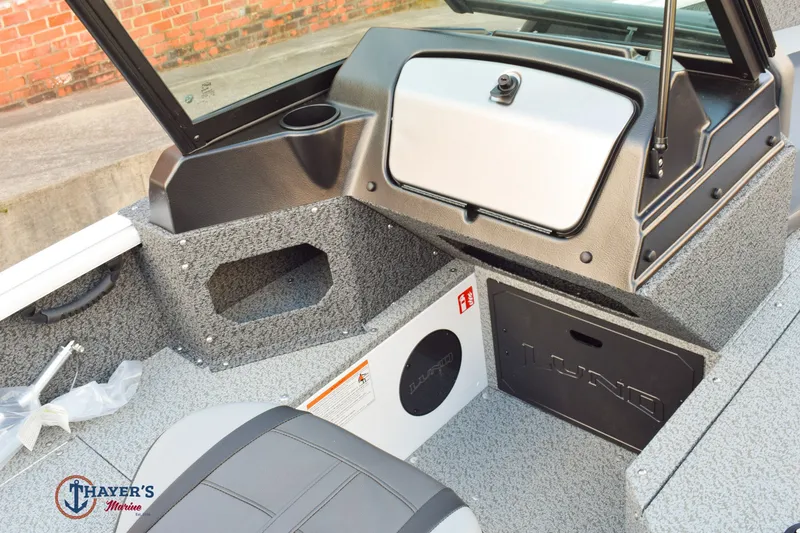 Slide: The Image of Lund 1700 Explorer Sport 2026 - 24