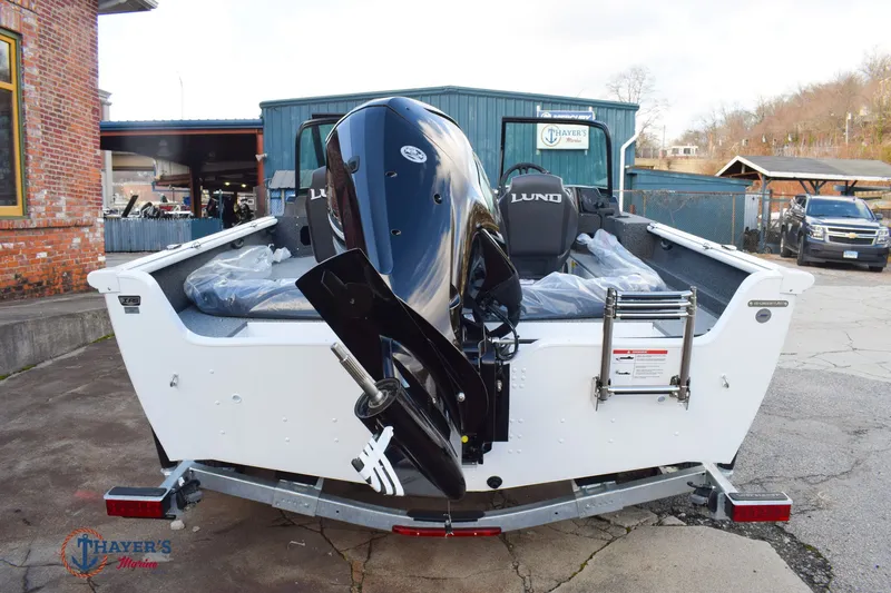 Slide: The Image of Lund 1700 Explorer Sport 2026 - 8