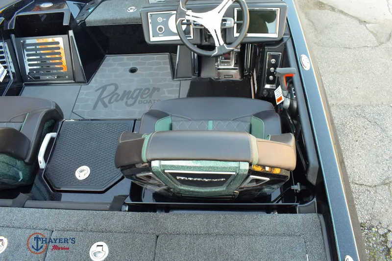 Slide: The Image of Ranger Z 521R C 2026 - 14