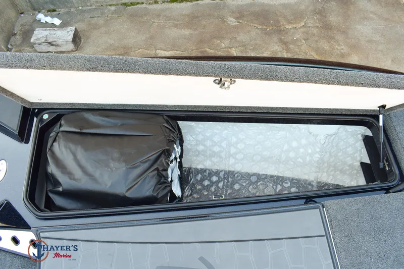 Slide: The Image of Ranger Z 521R C 2026 - 22