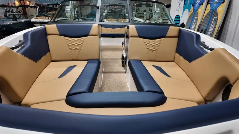 Slide: The Image of MasterCraft NXT24 2026 - 17