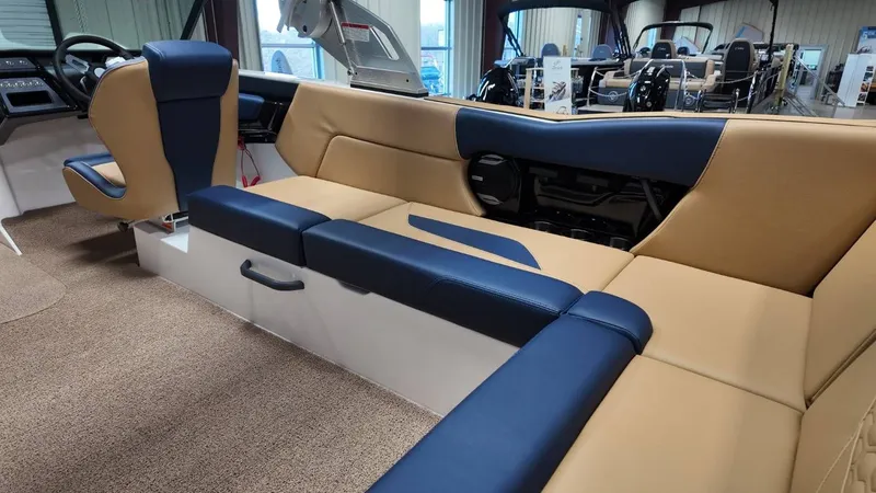 Slide: The Image of MasterCraft NXT24 2026 - 43