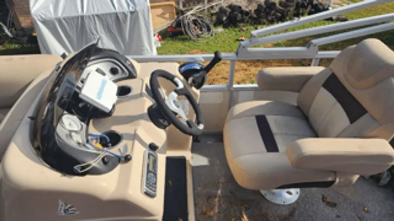 Slide: The Image of Sun Tracker Party Barge 2016 - 5