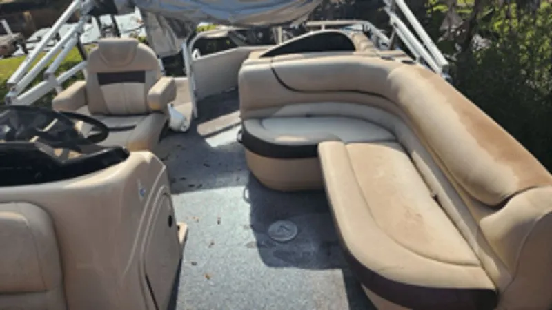 Slide: The Image of Sun Tracker Party Barge 2016 - 6