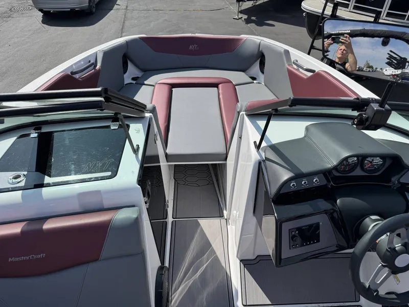 Slide: The Image of MasterCraft NXT24 2023 - 9