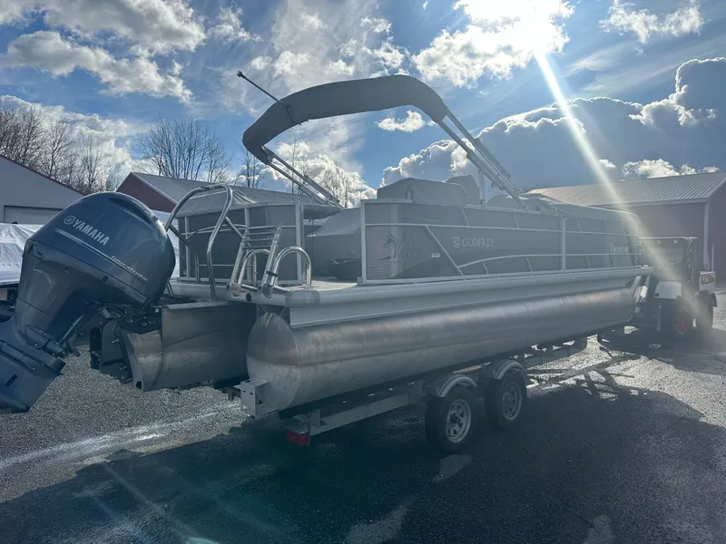 The Image of Godfrey SWEETWATER 2386 DT 2022 - 1