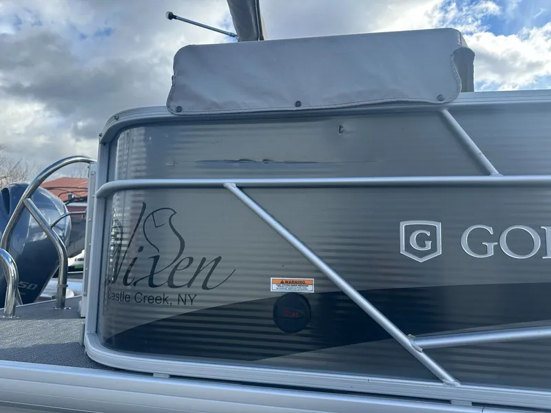 Slide: The Image of Godfrey SWEETWATER 2386 DT 2022 - 4