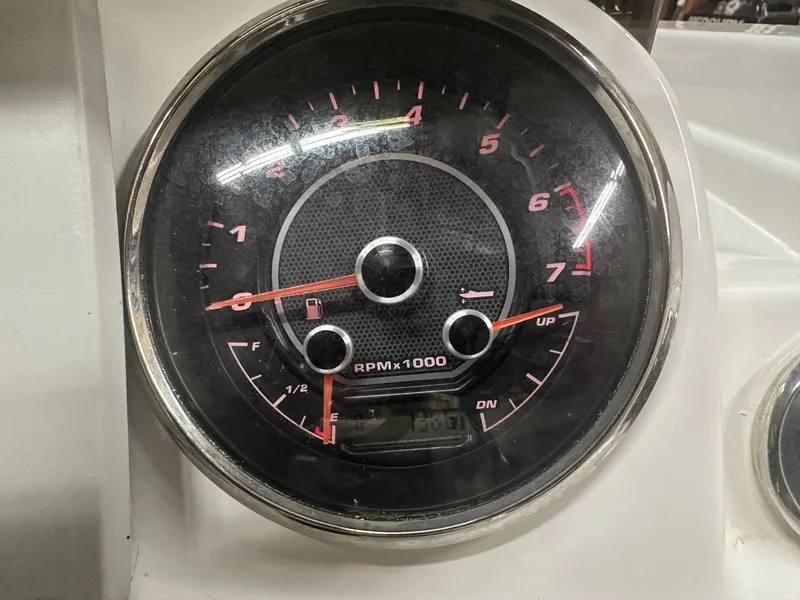 Slide: The Image of Hurricane SunDeck Sport 205 OB 2022 - 11