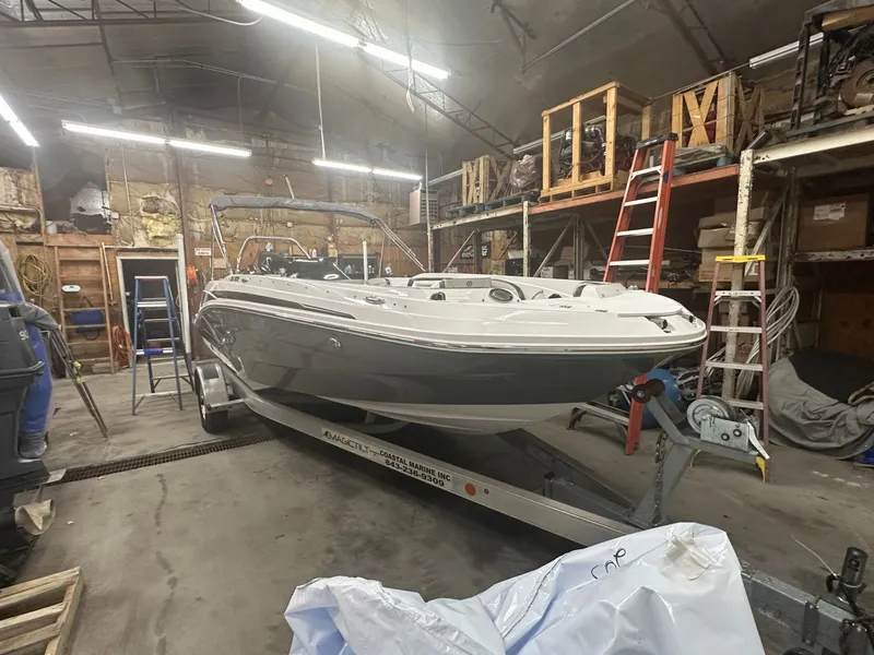 Slide: The Image of Hurricane SunDeck Sport 205 OB 2022 - 2