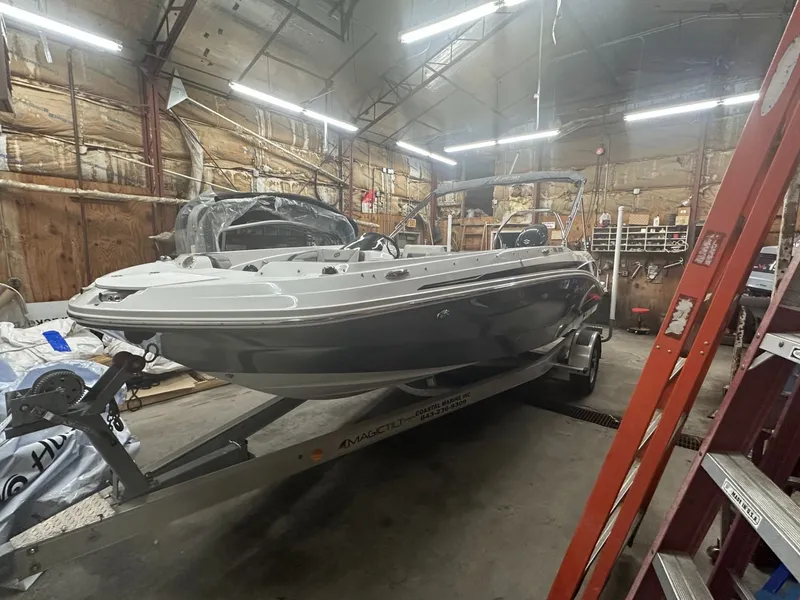 Slide: The Image of Hurricane SunDeck Sport 205 OB 2022 - 3