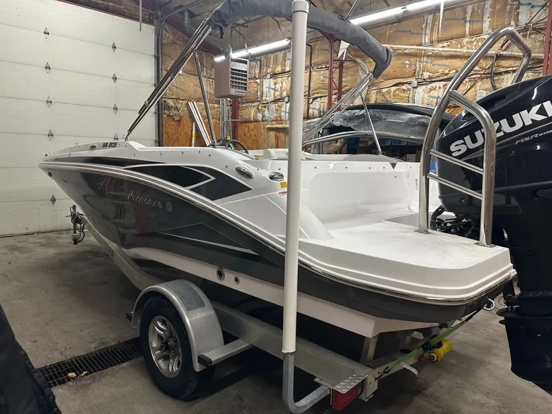 Slide: The Image of Hurricane SunDeck Sport 205 OB 2022 - 7