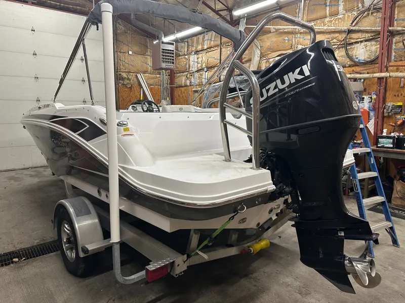 Slide: The Image of Hurricane SunDeck Sport 205 OB 2022 - 8