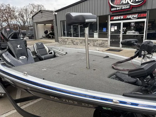 Slide: The Image of Phoenix Bass Boat 721 ProXP 2020 - 12