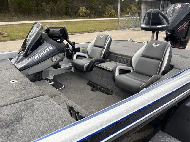 Slide: The Image of Phoenix Bass Boat 721 ProXP 2020 - 16