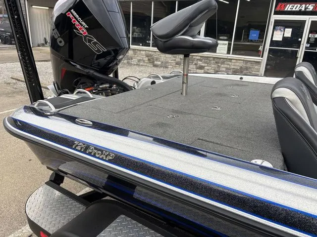 Slide: The Image of Phoenix Bass Boat 721 ProXP 2020 - 6