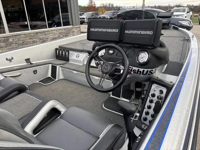 Slide: The Image of Phoenix Bass Boat 721 ProXP 2020 - 7