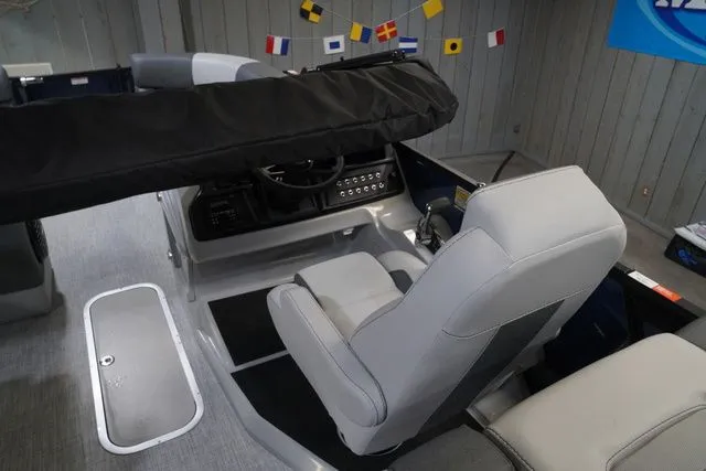 Slide: The Image of Alera M23Q 2026 - 14